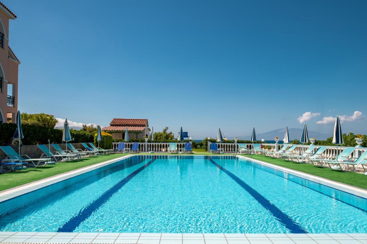 Achillion & Aparthotel 2*